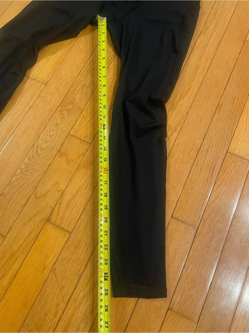 NWOT -Lululemon Men’s Surge Light 3/4 Tight 25’´ Black Reflective Accent Size L - Picture 13 of 14